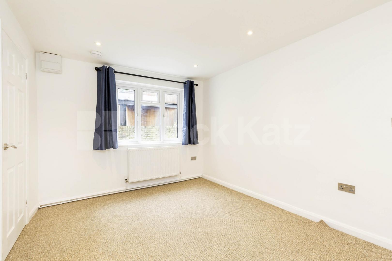 Newly refurbished 1 bedroom Garden property in the popular De Beauvoir Town Buckingham Road, De Beauvoir Town